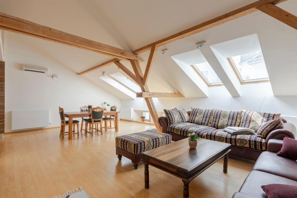 Loft Maiselova Apartment